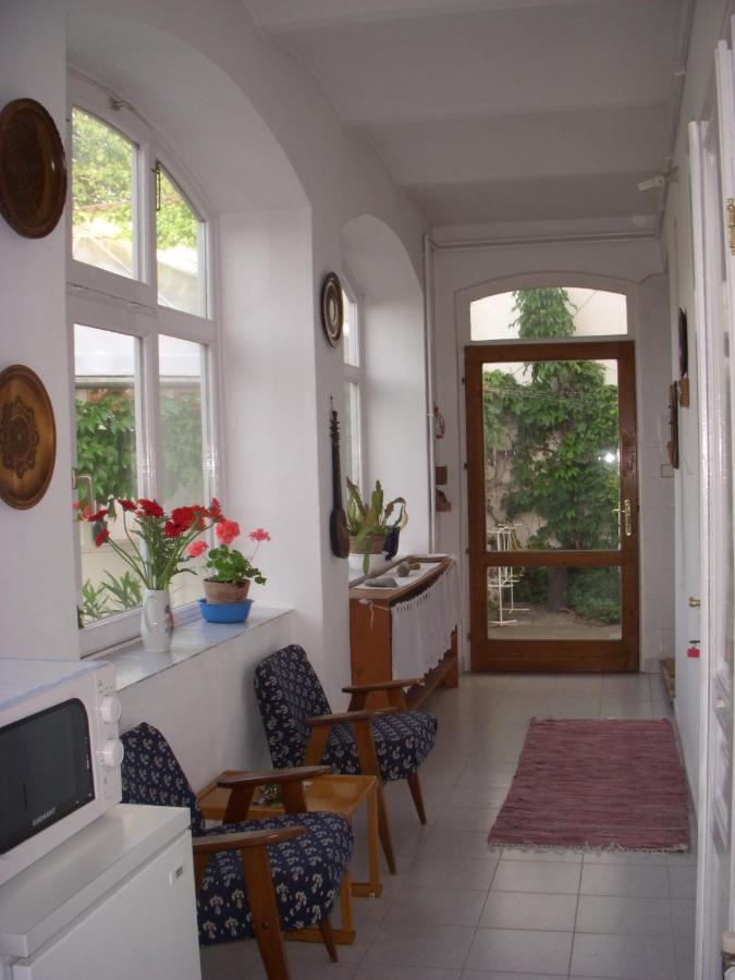 Garden Szivarvany Utcai Vendeghaz Segedin Dış mekan fotoğraf